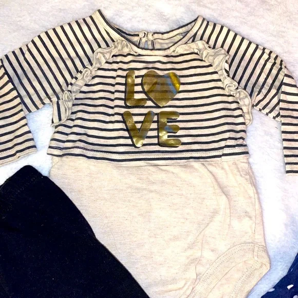 2 baby outfits - Picture 4 of 6